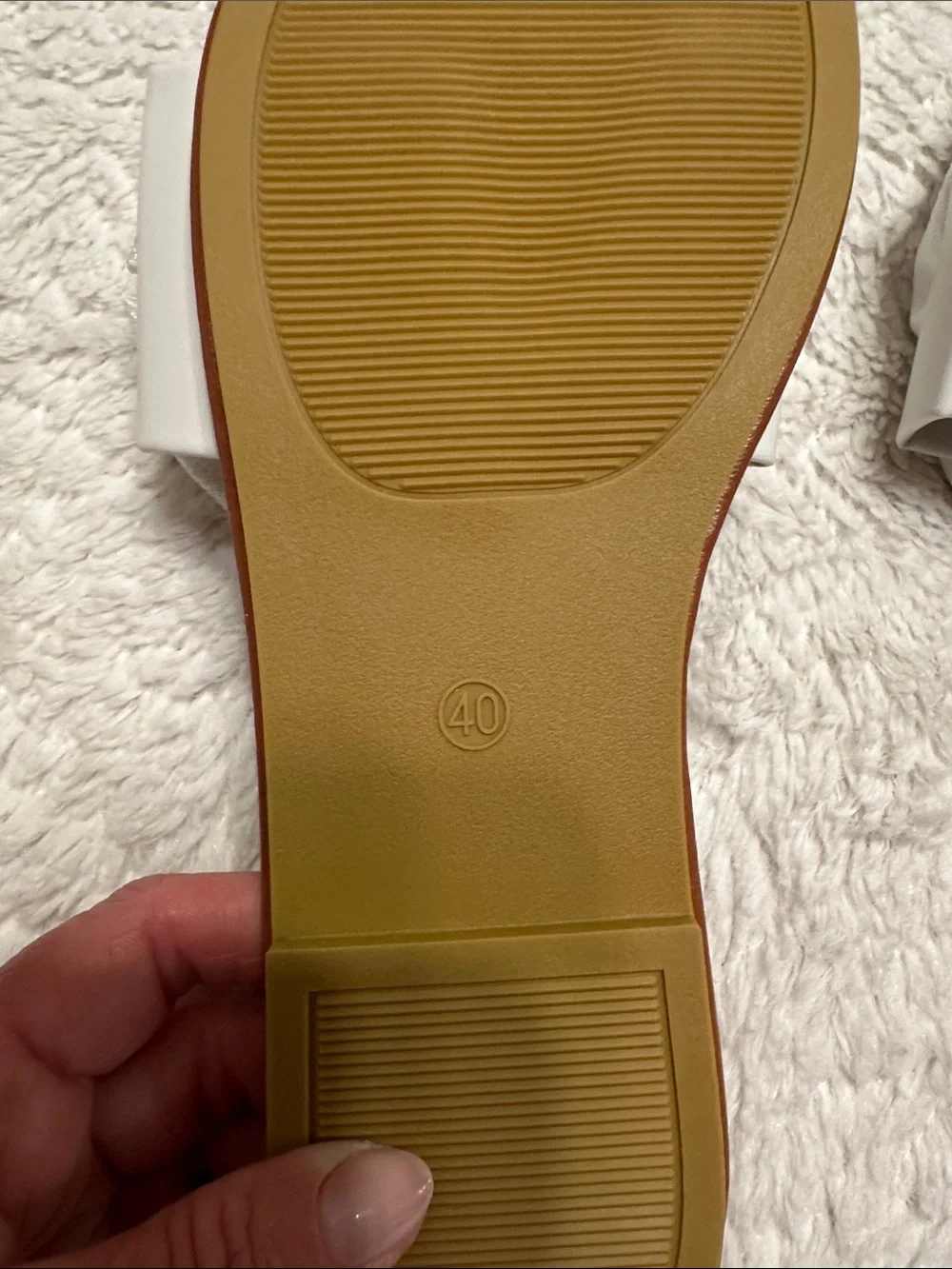 New White Bow Slide Sandals on Brown Footbed. Size 9